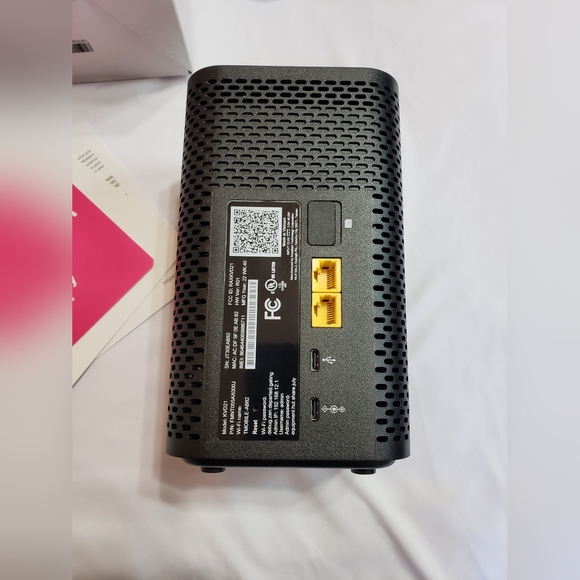 T-Mobile/MetroPCS ARC KVD21 5G Home Internet WI-FI Gateway in Black - Picture 4 of 10